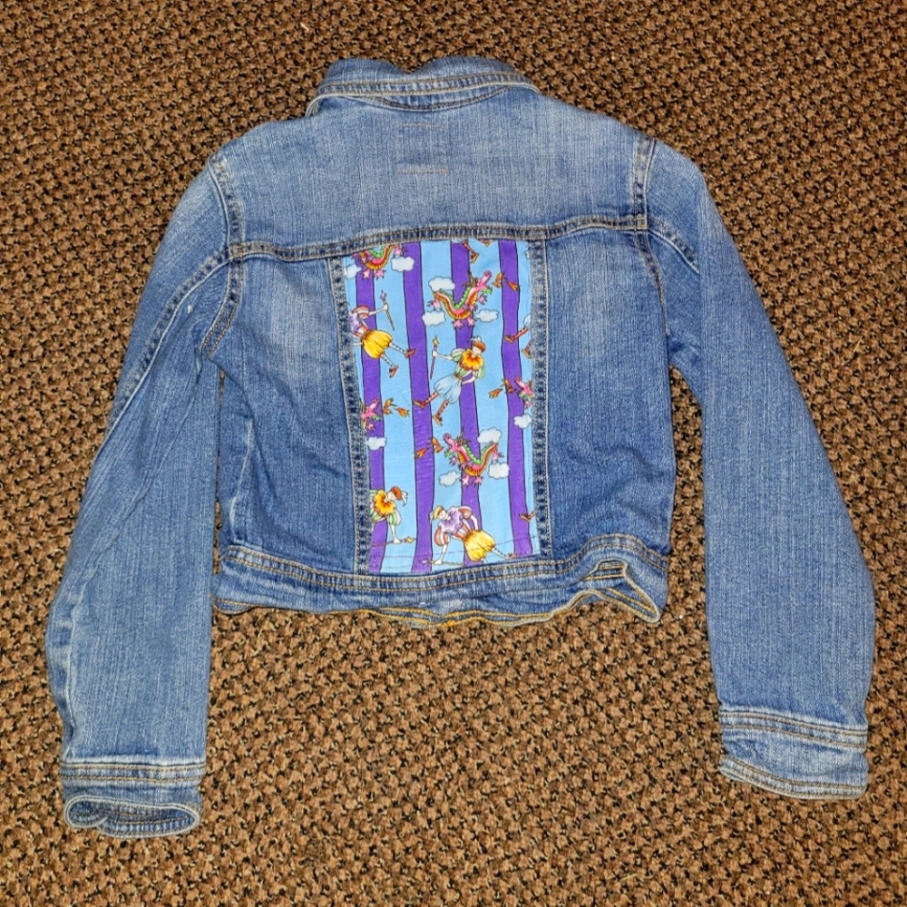OLD NAVY BRAND JESTERS AND DRAGONS PRINT JEAN JACKET SIZE 8 MEDIUM